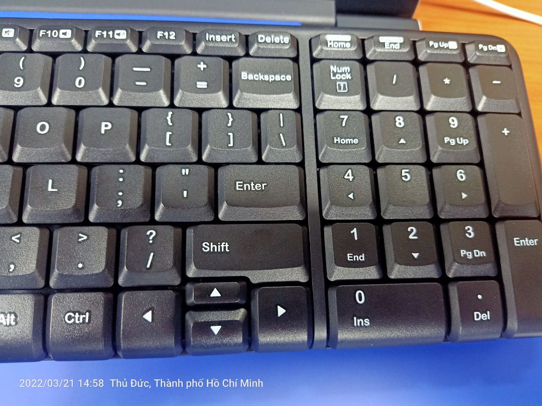 Đáng mua trong tầm giá
chuột nhạy, đằm tay, tiếng kêu to
bàn phím khá nhạy nhưng rơ, tiếng to
đã lưu ý không giao ngày thứ 7, chủ nhật mà cũng bị réo.