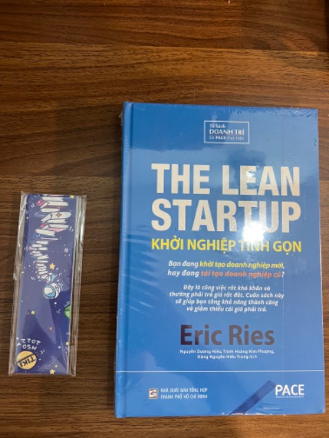 Sách Bìa Cứng rất đẹp, truyền cảm hứng đọc. Tiki đóng hàng chuyên nghiệp, bọc kiếng chỉnh chu