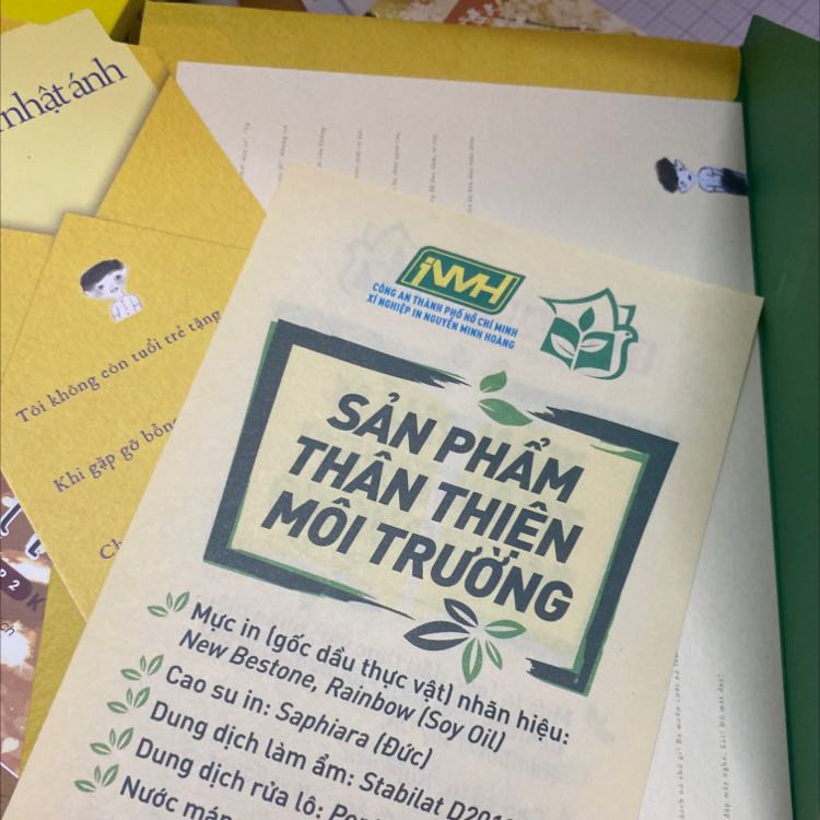 Sách tốt, giảm giá quá trời, còn tặng kèm bookmark và thư gì tui không biết =)) điểm trừ duy nhất của ẻm là không có bọc chống sốc và hơi xước một tí, còn lại đều oki Sách tốt, giảm giá quá trời, còn tặng kèm bookmark và thư gì tui không biết =)) điểm trừ duy nhất của ẻm là không có bọc chống sốc và hơi xước một tí, còn lại đều oki