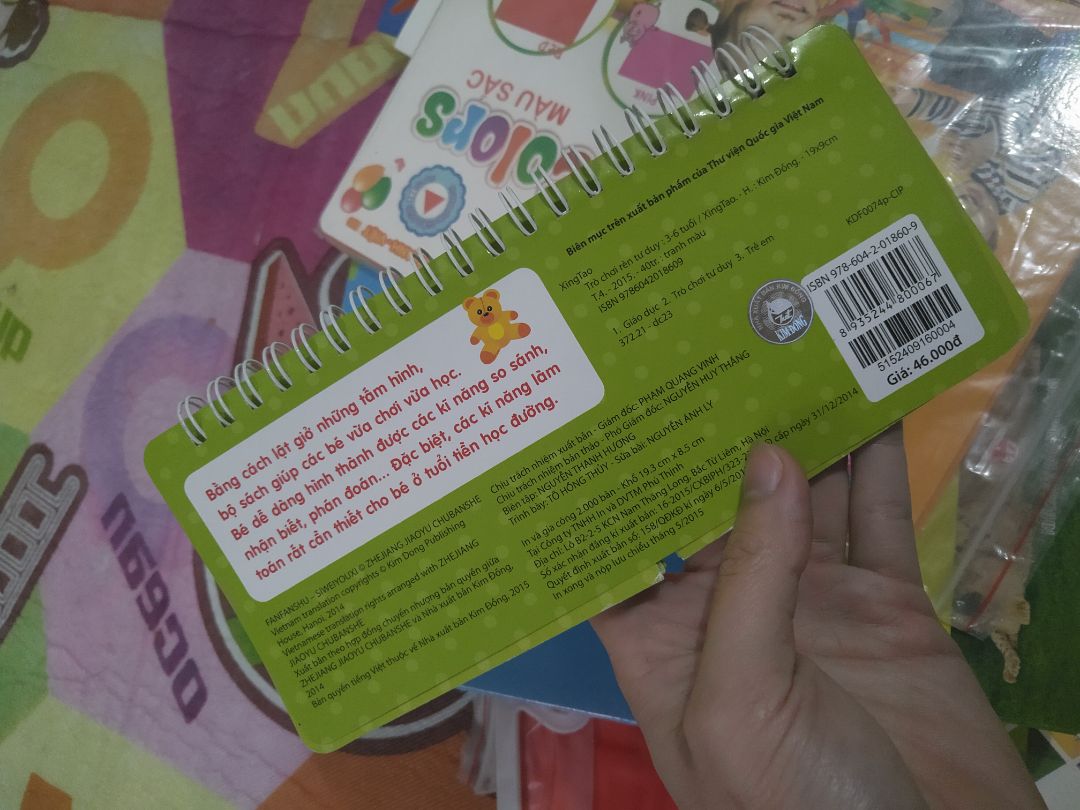 bé nhà mình thích lắm. suốt ngày bắt mẹ cho xem. tiki giao hàng nhanh, đóng gói cẩn thận.