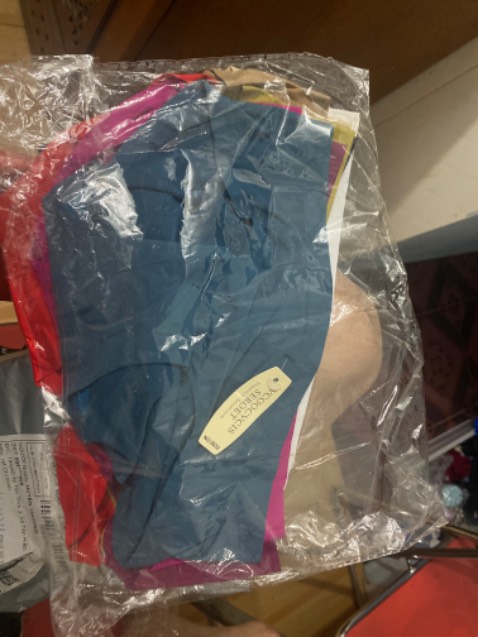 Đặt M giao Size L, mặc qq gì được coa bị khùng k