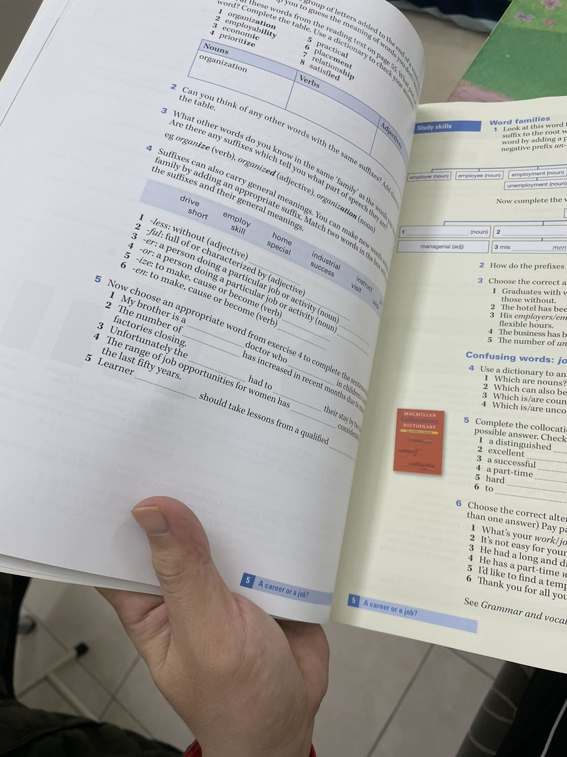 Sách đẹp, bản quyền, giao hàng đúng hẹn. Rất hài lòng