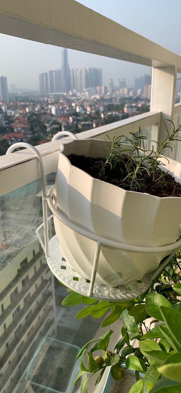 Chất lượng khung tệ. Mới gắn lên treo tối qua. Sáng nay ra đã gãy thanh đỡ