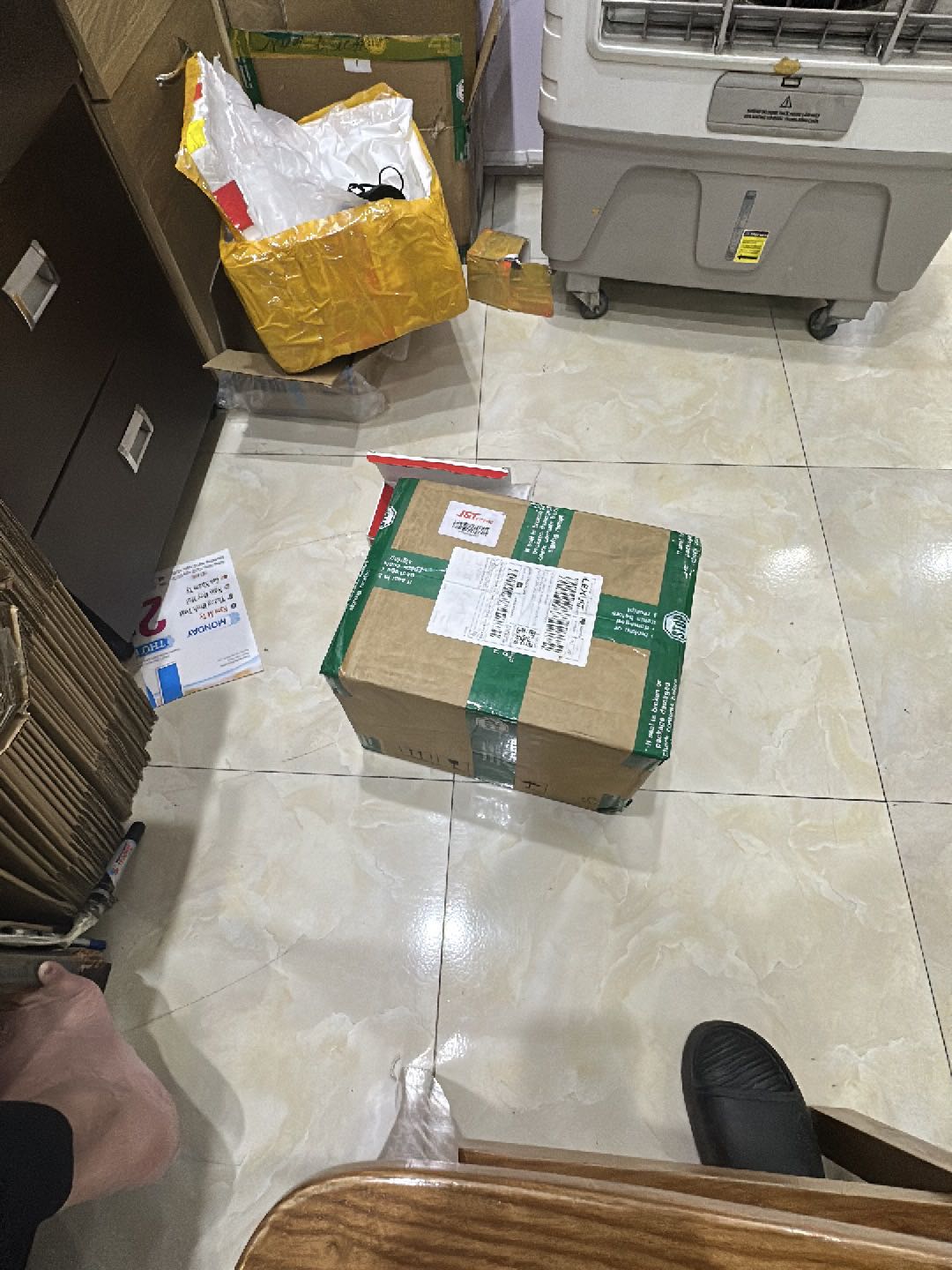 Sản phẩm rất tốt" (Sản phẩm rất tốt) là một nhận xét tích cực, và tùy thuộc vào ngữ cảnh, nó có thể áp dụng cho nhiều loại mặt hàng,