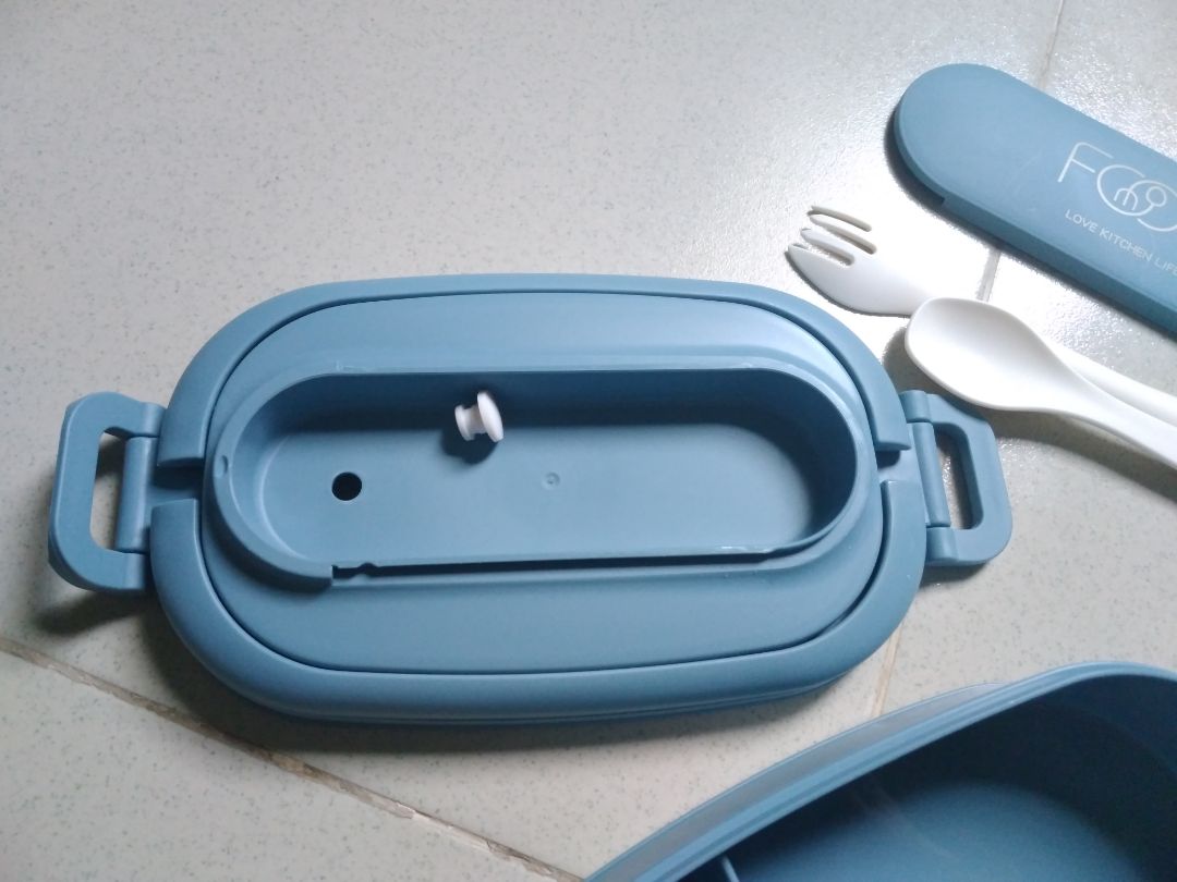 sản phẩm đóng gói cẩn thận. hàng hóa không bị hư hại. tuy nhiên màu xanh dương nhạt không giống như hình ảnh mẫu mà màu sẫm hơn nên khá thất vọng. vì vậy 4 ⭐