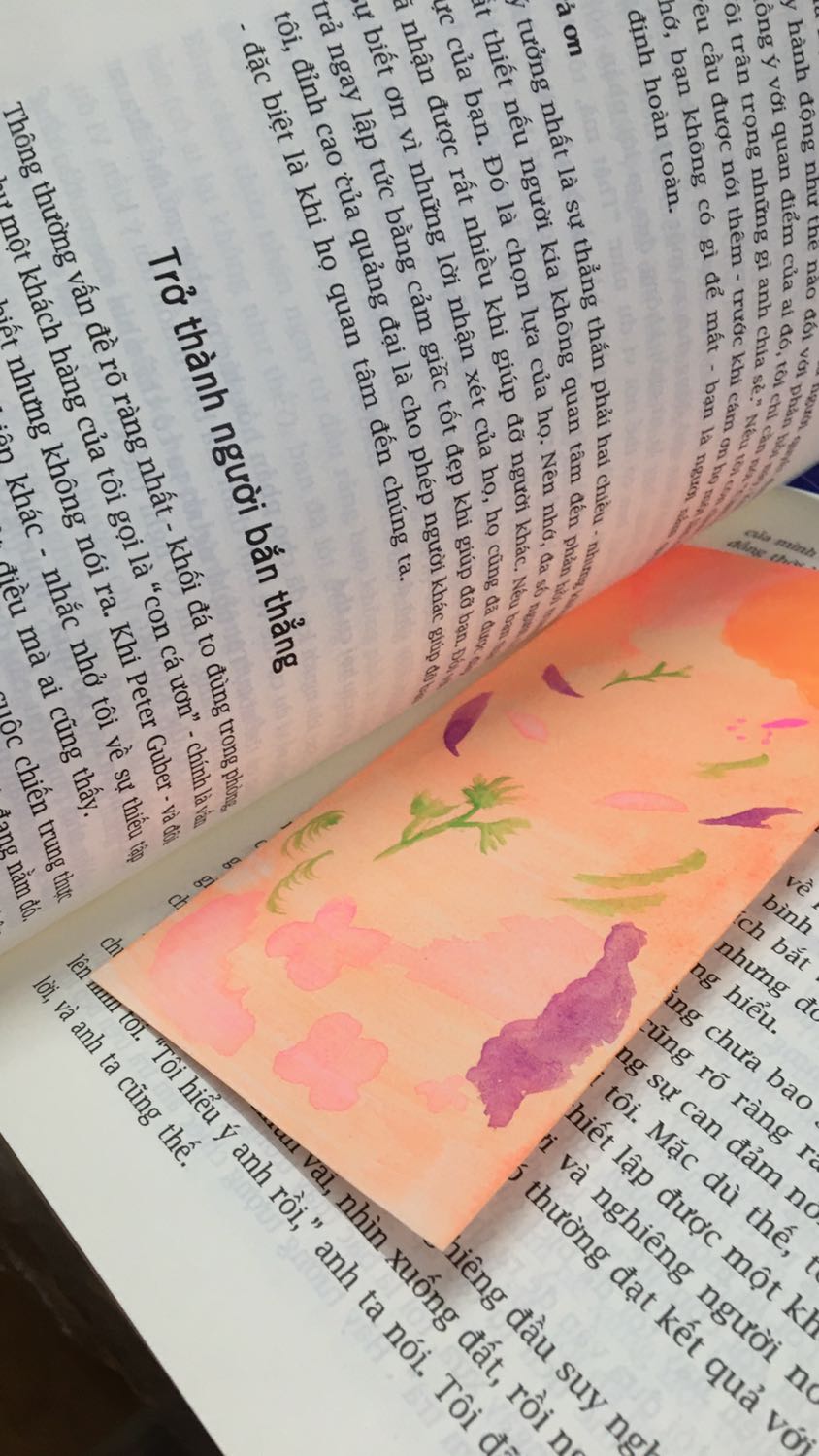 Nối tiếp cuốn sách Đừng bao giờ đi ăn một mình, Keitj Ferrazzi cùng với giọng điệu hóm hỉnh, đã chia sẻ một cách chân thật về bản chất của các mối quan hệ, không chỉ dừng lại ở đó nó còn thể hiện quan điểm sống kết nối với nhau, bản chất thật sự của cuộc sống này và nhìn nhận một cách đúng đắn và hết sức thực tế về nhiều khía cạnh khác trong cuộc sống.