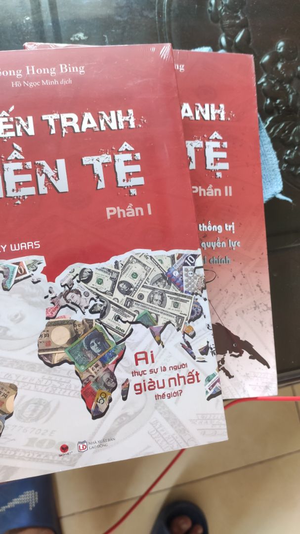 Sách này mình mua để tặng người yêu, nhìn chung thì rất hài lòng. Đóng gói đẹp, kỹ càng, giao hàng khá nhanh