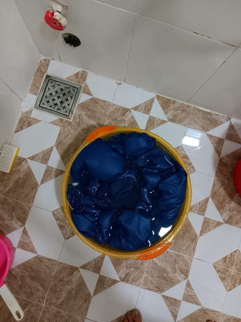 Vải đẹp ,mịn, vân sọc đúng mô tả ...(nhưng có điều Chị đặt 1.6×2.0 × cao 25 y như mô tả của shop...nhận hàng đo tới lui vẩn khong khớp với nệm của chị ...)khong hiểu do shop giao nhầm hay nhà may may hụt ?do lở rồi chị cũng khg muốn liên hệ đổi trả ..Shop rút kinh nghiệm nha