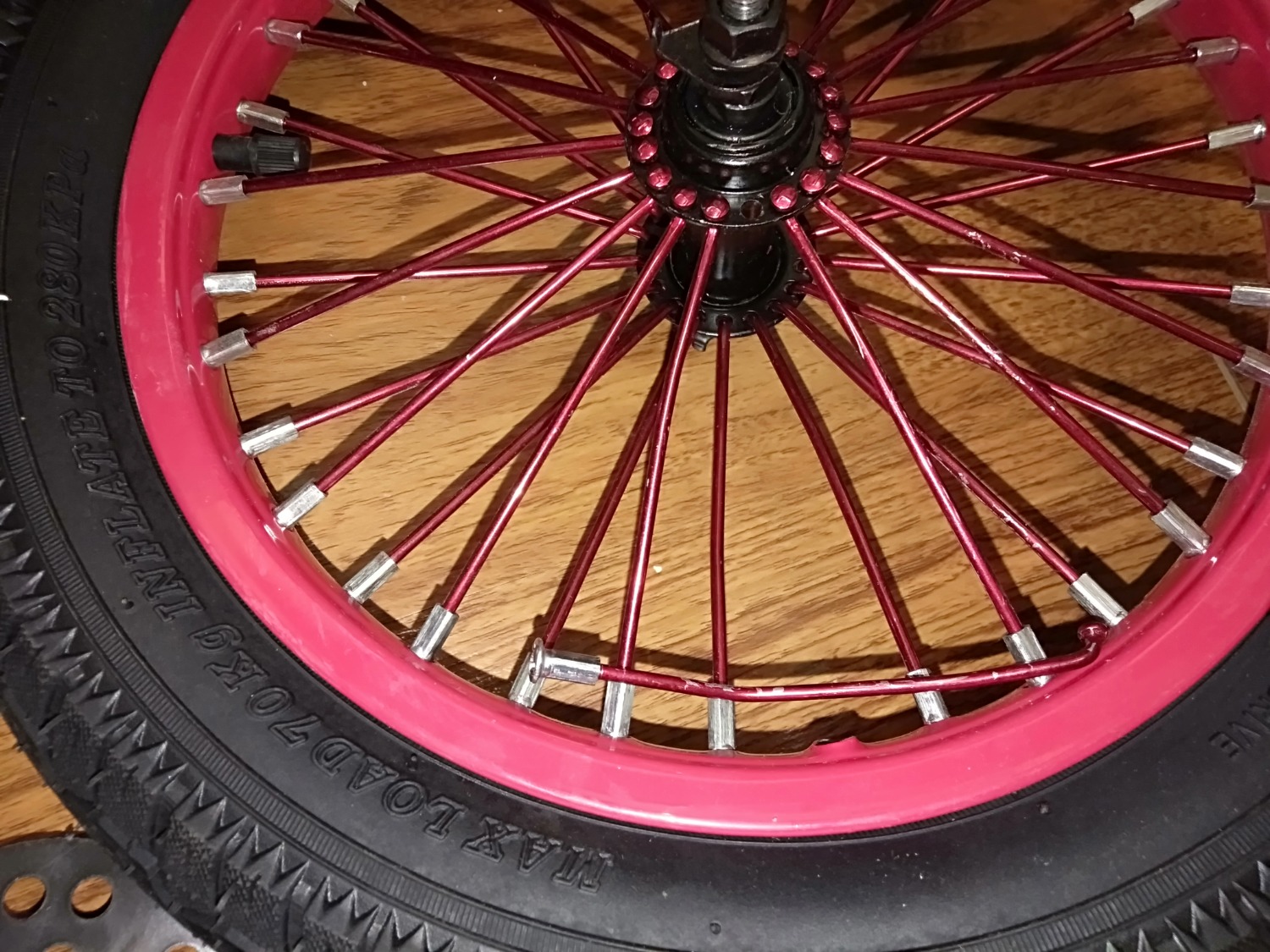 Đơn hàng 667149397 ngày 19/6/2020 là sản phẩm xe đạp trẻ em. TIKI Giao hàng là phụ tùng xe đạp rời. Không có hướng dẫn lắp ráp, không có địa chỉ đơn vị bảo hành. 
Xe đạp là sản phẩm nguyên chiếc giao đến khách hàng phải trong trạng thái sử dụng tốt. Vì vậy đơn hàng TIKI đã giao không đúng sản phẩm dịch vụ, đề nghị đổi trả hàng theo đúng đơn hàng.