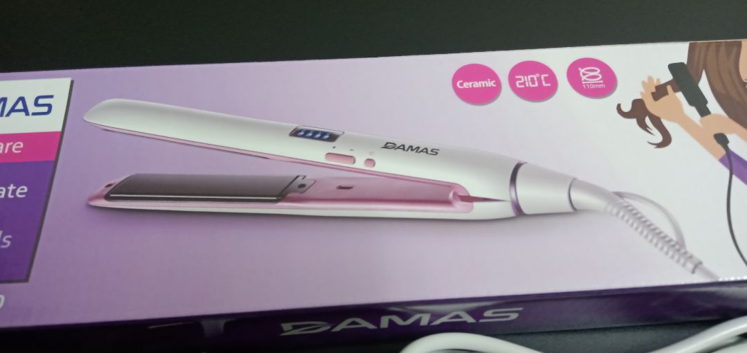 Ấn tượng đầu tiên khi mở máy là được cái chất liệu thân máy khi sờ vào và màu trông rất là sang luôn ý. Cắm điện vào dùng thử thì vừa bật đã thấy lên nhiệt nóng ran rồi, lên nhiệt cực kỳ nhanh luôn. Máy không bị dứt tóc nhiệt đều nên duỗi tóc mượt đét luôn. Nói chung sp rất là ok luôn shop ạ👍👍👍