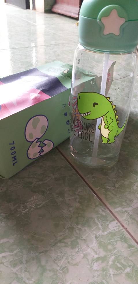 Bình đẹp , giao hàng nhanh nhưng hộp bị móp,méo giống như đã bị mở ra .