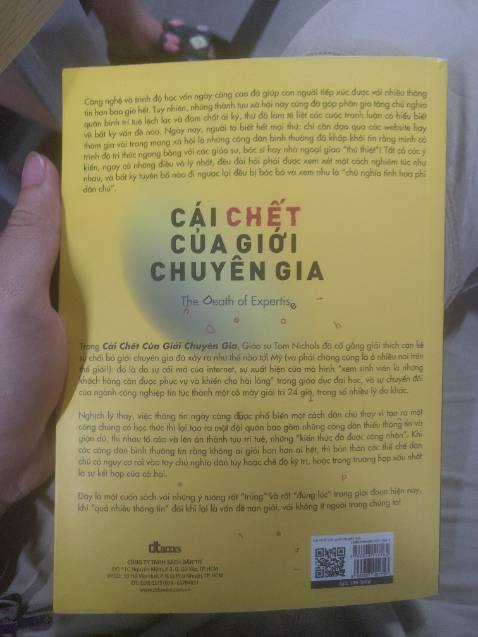 Sách đẹp. Chuyển phát tới nhanh. Nội dung rất cấp thiết và vào đúng trọng tâm. Tác giả nói về tình hình ở Mỹ nhưng lại có nét tương đồng ở Việt Nam. Thậm chí Việt Nam có phần nghiêm trọng hơn