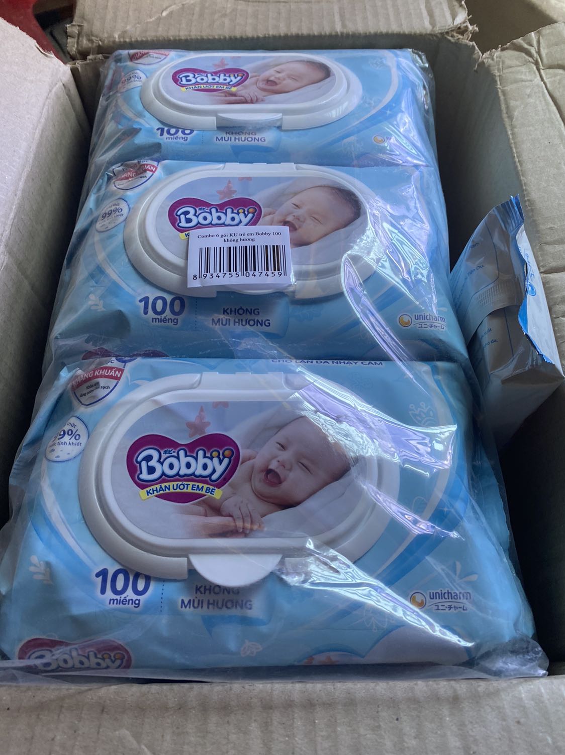 Cảm giác sản phẩm không được sắc nét, bao bì màu sắc nhạt nhoà, k giống như mua trong siêu thị, nhìn cứ như hàng nhái, mà bao bì lạ nữa. Loại chữ Nano bạc ngóc trái, cũng 100 miếng mà góc phải. Bao bì mới cũ à??? Mua tikitranding mà sao vẫn thấy lo nhở. Chỉ được cái giao hàng cực nhanh