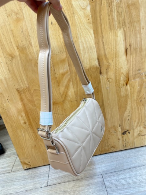 Hàng xin qá da tốt mền mà hk mất form thích qá shop ơii mãi ủng hộ shop yew yew 🥰🥰