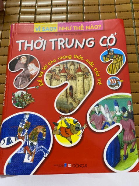 Sách hay, trình bày đẹp, phong Phú sinh động, hấp dẫn . Sách dành cho cả trẻ em và người lớn đọc đều được, dễ hiểu, rất hợp với chương trình lịch sử lớp 7