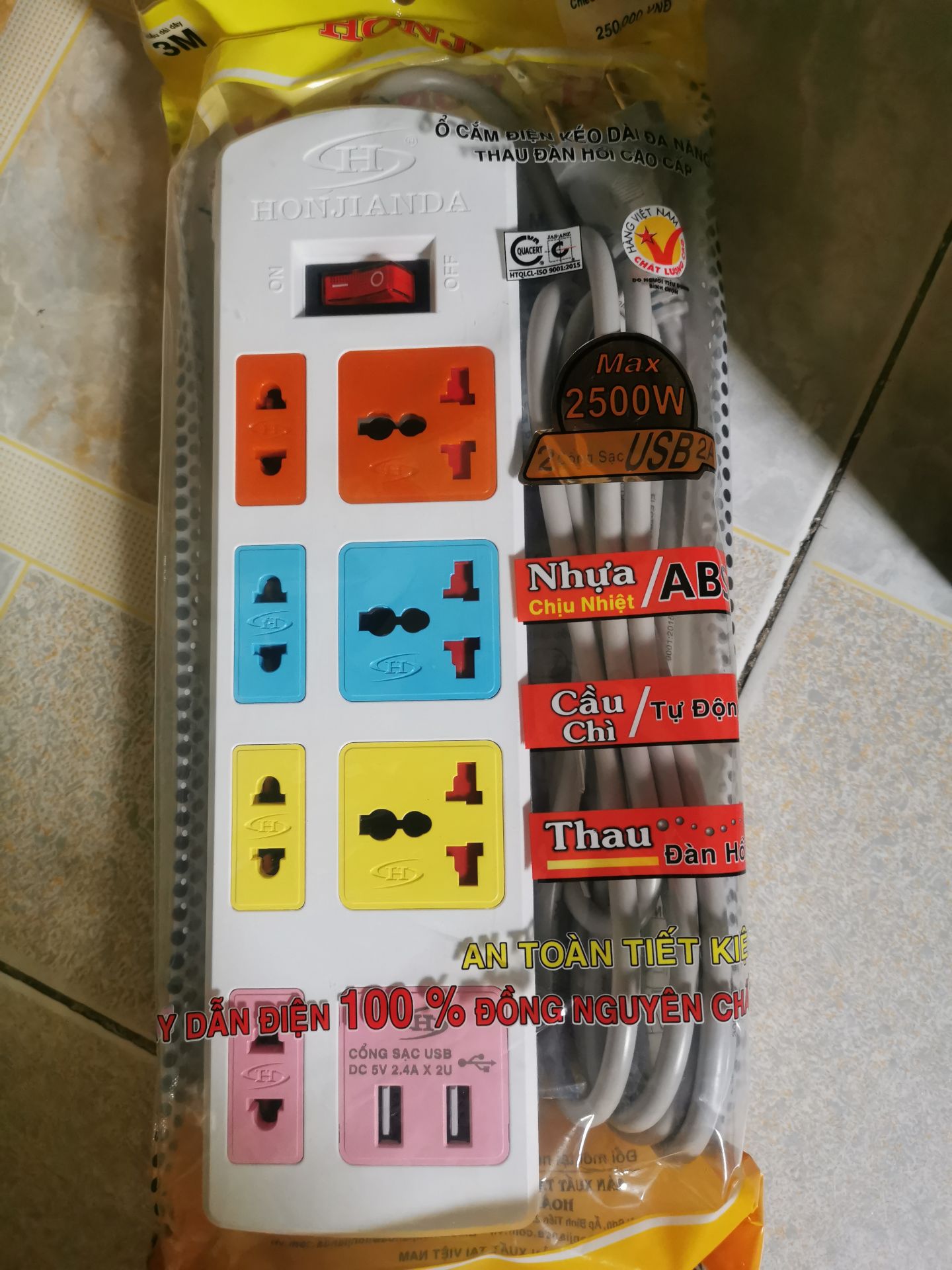 Ổ điện chất lượng cao, đáng giá tiền. Giao hàng nhanh chóng.