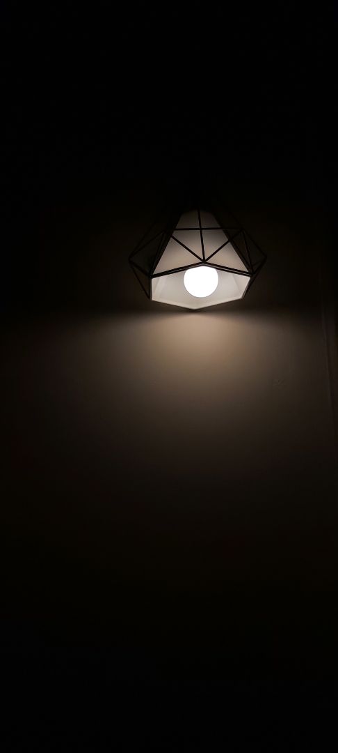 đèn bóng đẹp. mình chỉ treo ở tường nhà trọ thôi nhưng cũng rất ưng