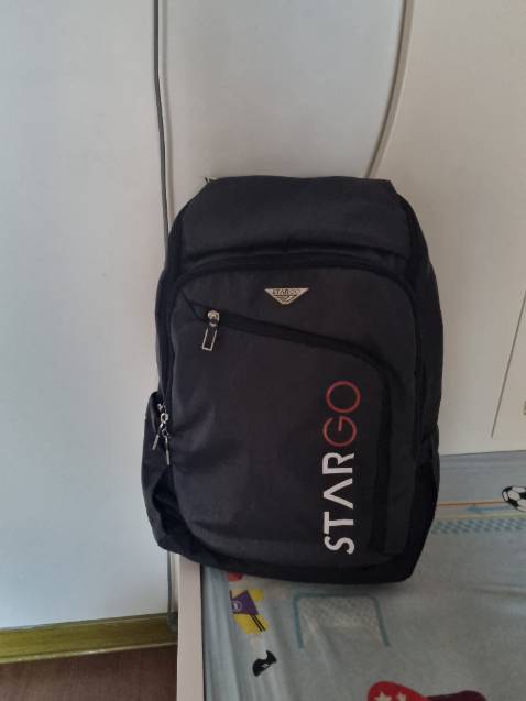 Ba lô đẹp, dày dặn, đường may cẩn thận, khóa tốt, nhiều ngăn. Hàng chính hãng có phiếu bảo hành