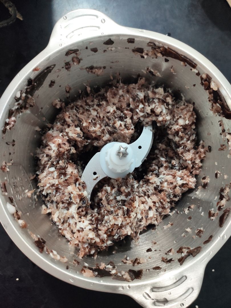 K thể tin dc là cái máy xay này siêu nhân đến vậy,biết thế mình đã mua sớm hơn rồi.
nhà mình đúng là fan của Lock & Lock.
xài cực thích luôn nha mấy chị ơi,xay thịt tầm 20 giây là thịt nhuyễn ra luôn ấy,mà đặc biệt mình thấy cực kì vệ sinh khi ăn thịt xay ở nhà.