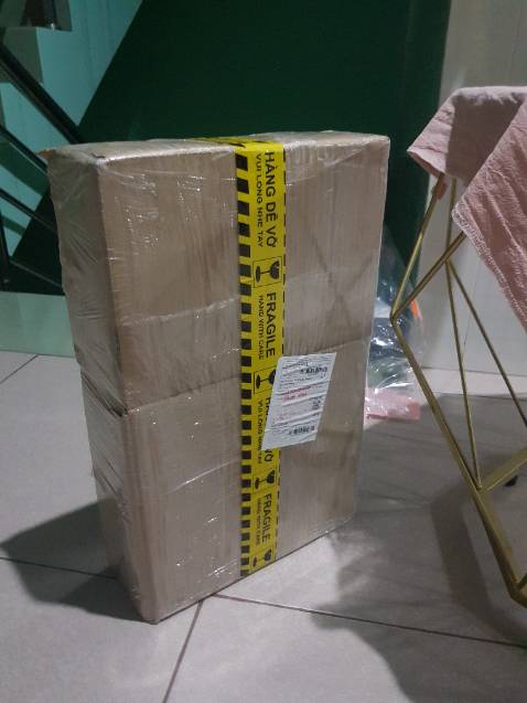 Xem review trên tinh tế youtube thì bảo là ánh sáng an toàn, ko tiếng ồn, ko mùi, dễ dàng vệ sinh, tiết kiệm điện năng tiêu thụ. Thực tế nhận hàng với bao bì tem phiếu bảo hành rất yên tâm. Sp mới tinh, nguyên vẹn, chắc chắn, đẹp, nhẹ, gọn. Thương hiệu tin cậy của gia đình. Về độ bền  lâu thì chắc vài năm cũng ko hư được.😁