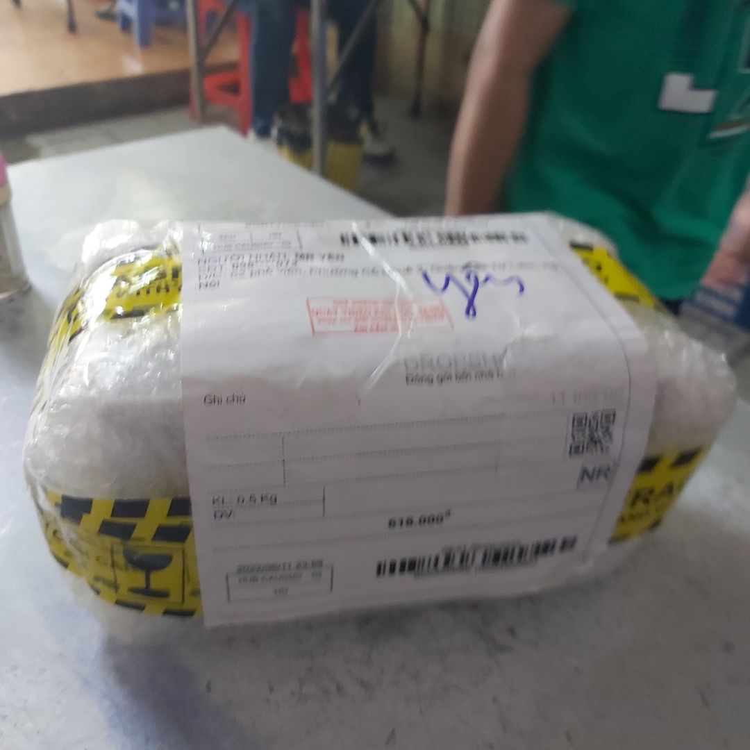 Giao hàng nhanh, đóng gói cẩn thận. Shop bán hàng rất chuyên nghiệp