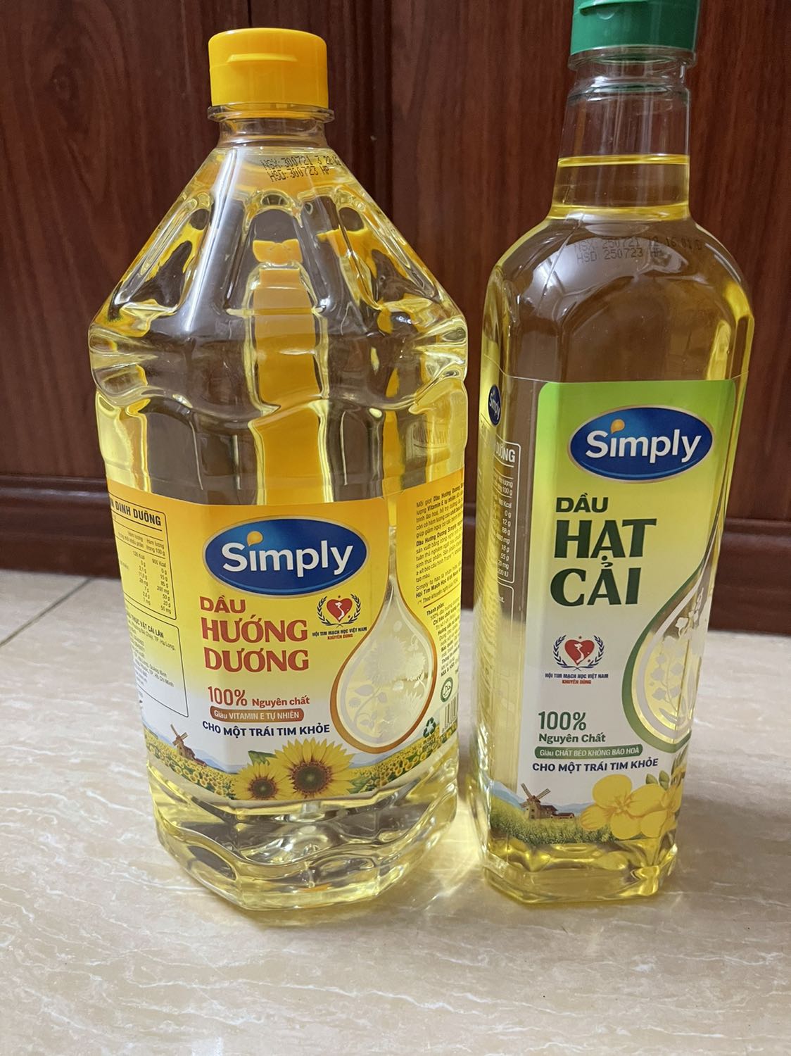 Dịch nhưng vẫn giao hàng siêu nhanh. Mình đặt tầm 4 hôm là nhận được, giao cả chủ nhật. Đóng gói gọn gàng, ko bị chảy. Shipeer cũng nhẹ nhàng dễ thương nè