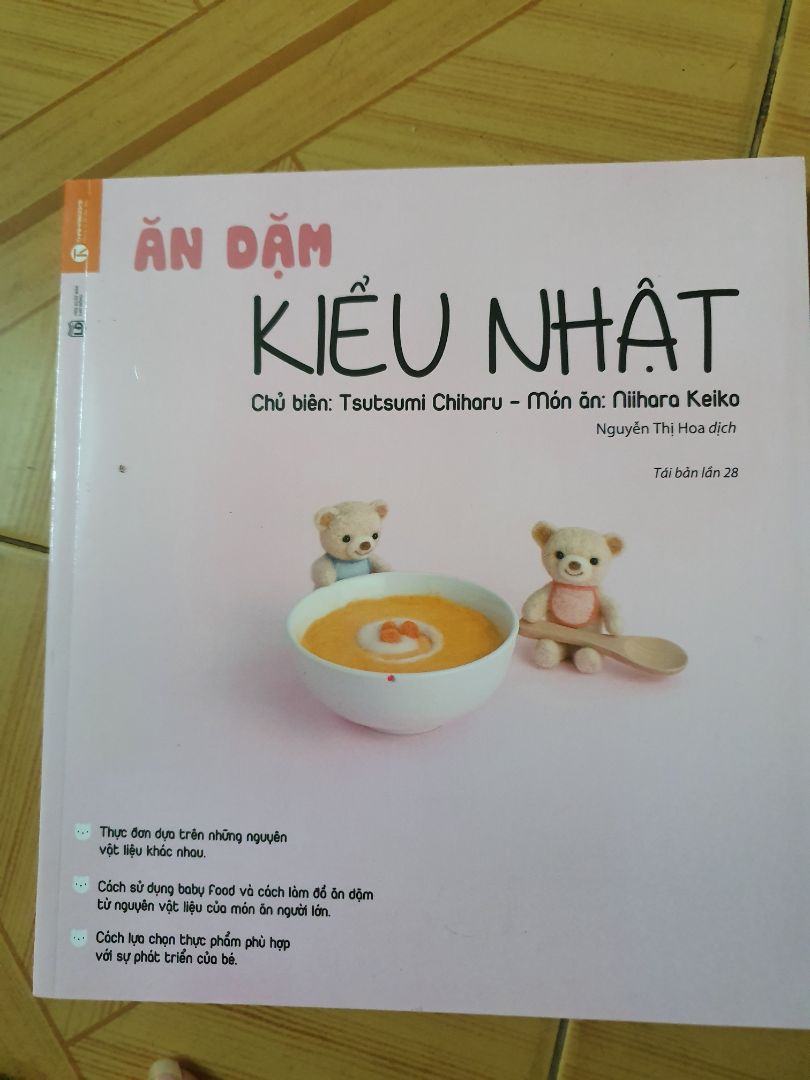 Bìa và nội dung đẹp, màu sắc sinh động. Hướng dẫn chi tiết, menu đồ ăn phong phú. Shop gói hàng kỹ càng. Nhưng cạnh bìa sách hơi bị móp tí. Nhưng giá rẻ hơn nhiều nhà sách khác.