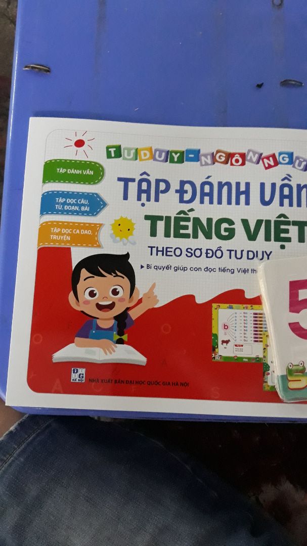 Shop đăng bán sác của Nhà xuất bản Hà Nội, nhưng giao sách của nhà xuất bản khác.