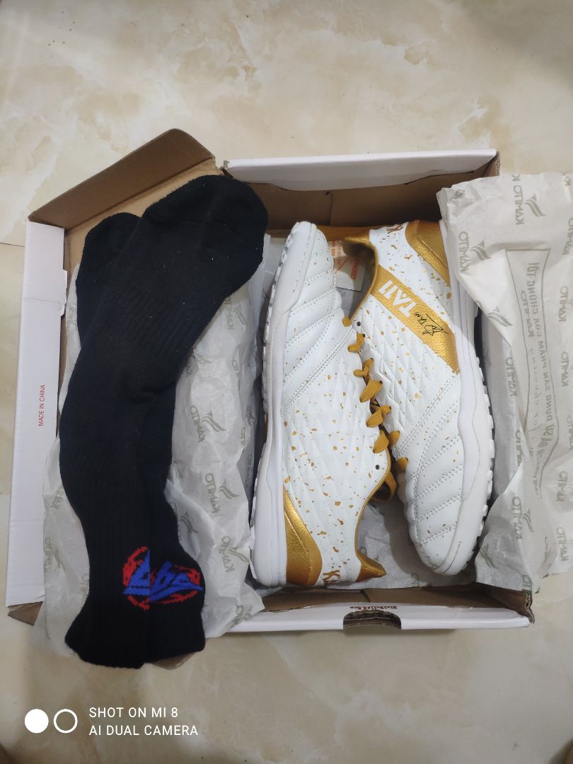 rất ưng ý. nhưng hơi chặt. size 40 là vừa