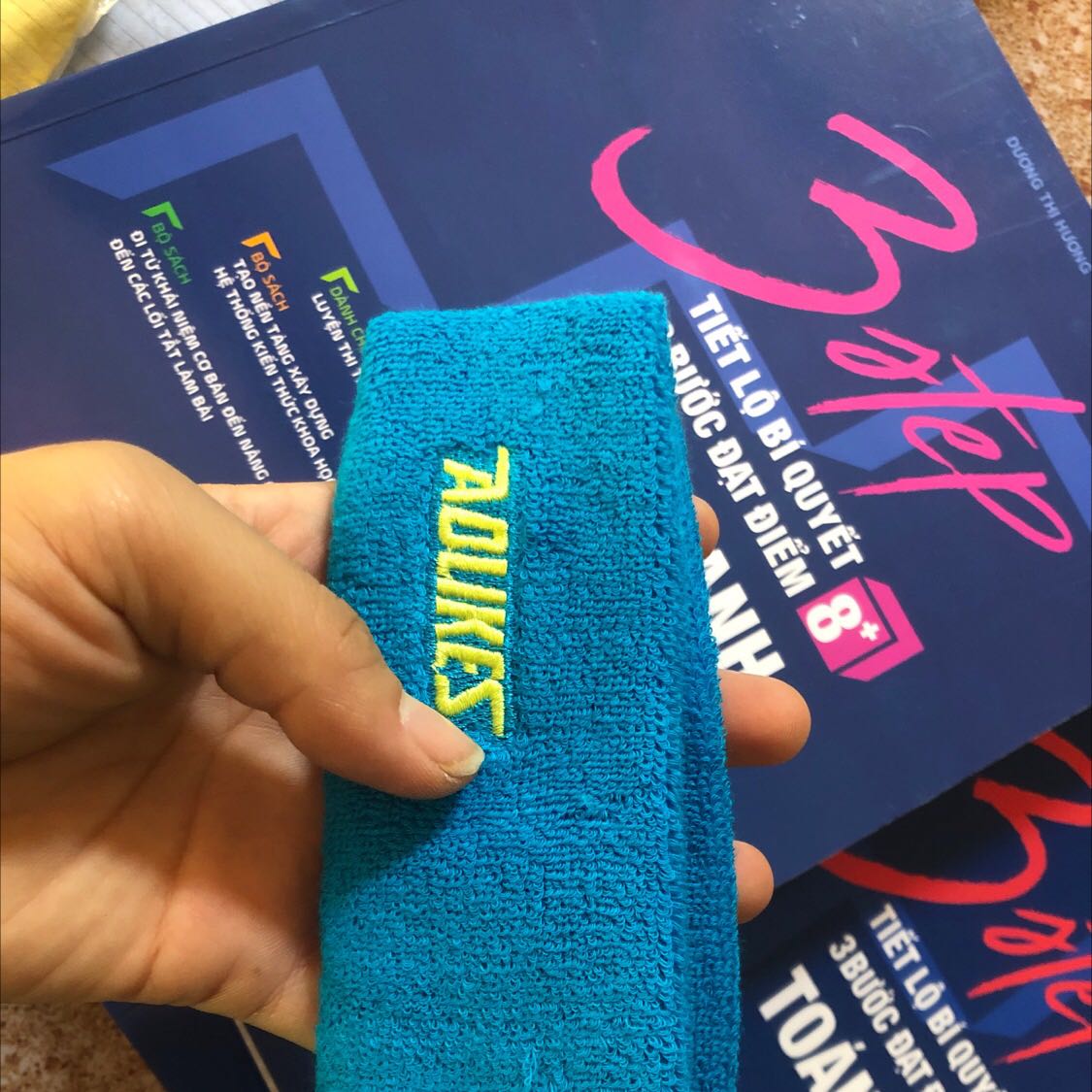 M săn sale . 9-10k gì đoa dùng ổn, chưa tập nhưng hi vọng sẽ ko bị dão quá sớm