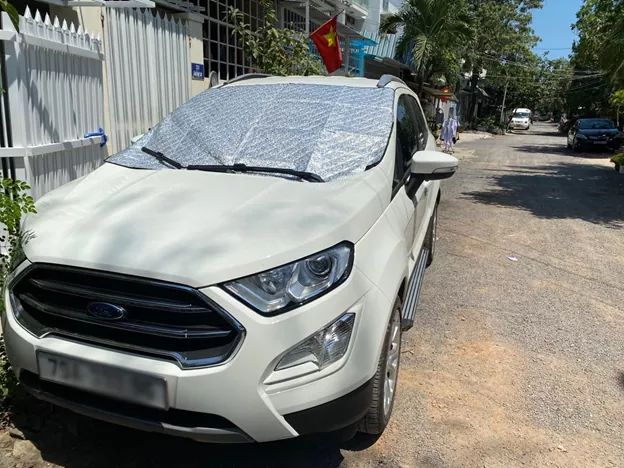 Sản phẩm đóng gói đẹp, tấm bạt dày như hình mô tả. Dễ dàng lắp đặt lên xe, sử dụng xong gấp gọn đễ lưu trữ không chiếm diện tích . Bạt có tai ràng nên thấy khá chắc chắn khi sử dụng, Chất lương sản phẩm tốt.