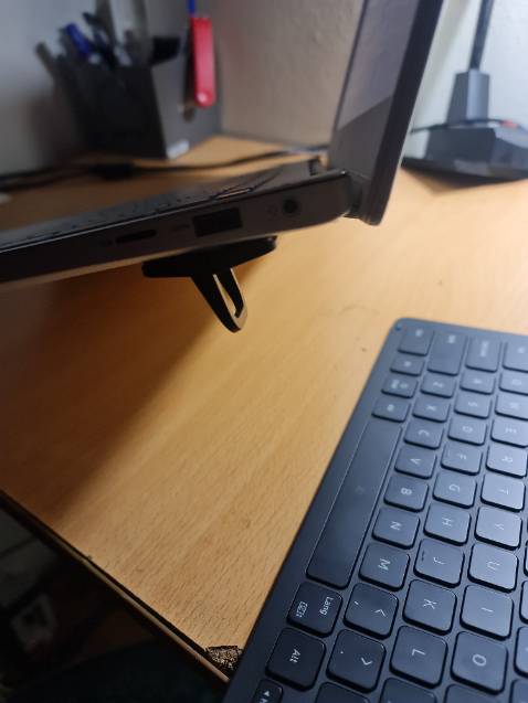 okay ổn, đã dùng 1 thời gian, dính chắc chắn, tiện dụng, thoáng cho lap, bền đẹp.