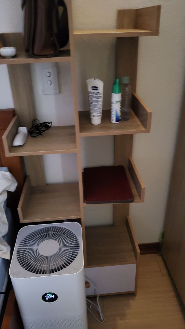 kệ chắc chắn. chất liệu và màu chưa ưng ý lắm