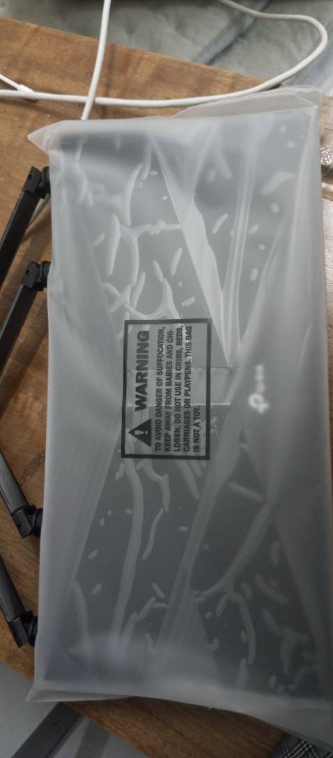 Sóng mạnh, ổn định, phủ sóng khá tốt... Thiết kế đẹp ngầu... Bao bì đóng gói tốt kỹ, đẹp... Good jobs.