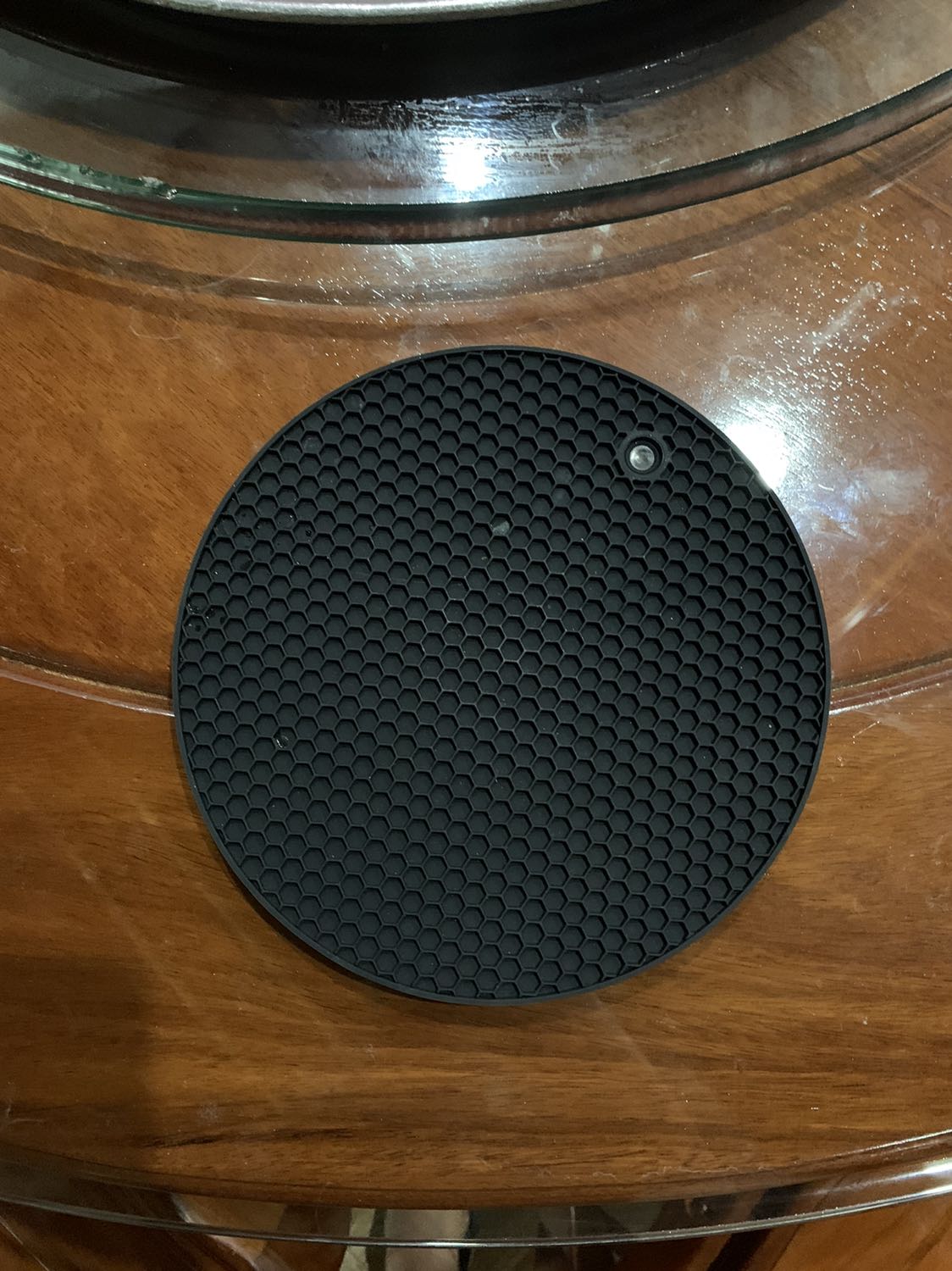 Đóng hộp chắc chắn, có đủ 5 món như mô tả. Ngoài ra còn có 4 xiên inox dùng để xiên thịt nướng.