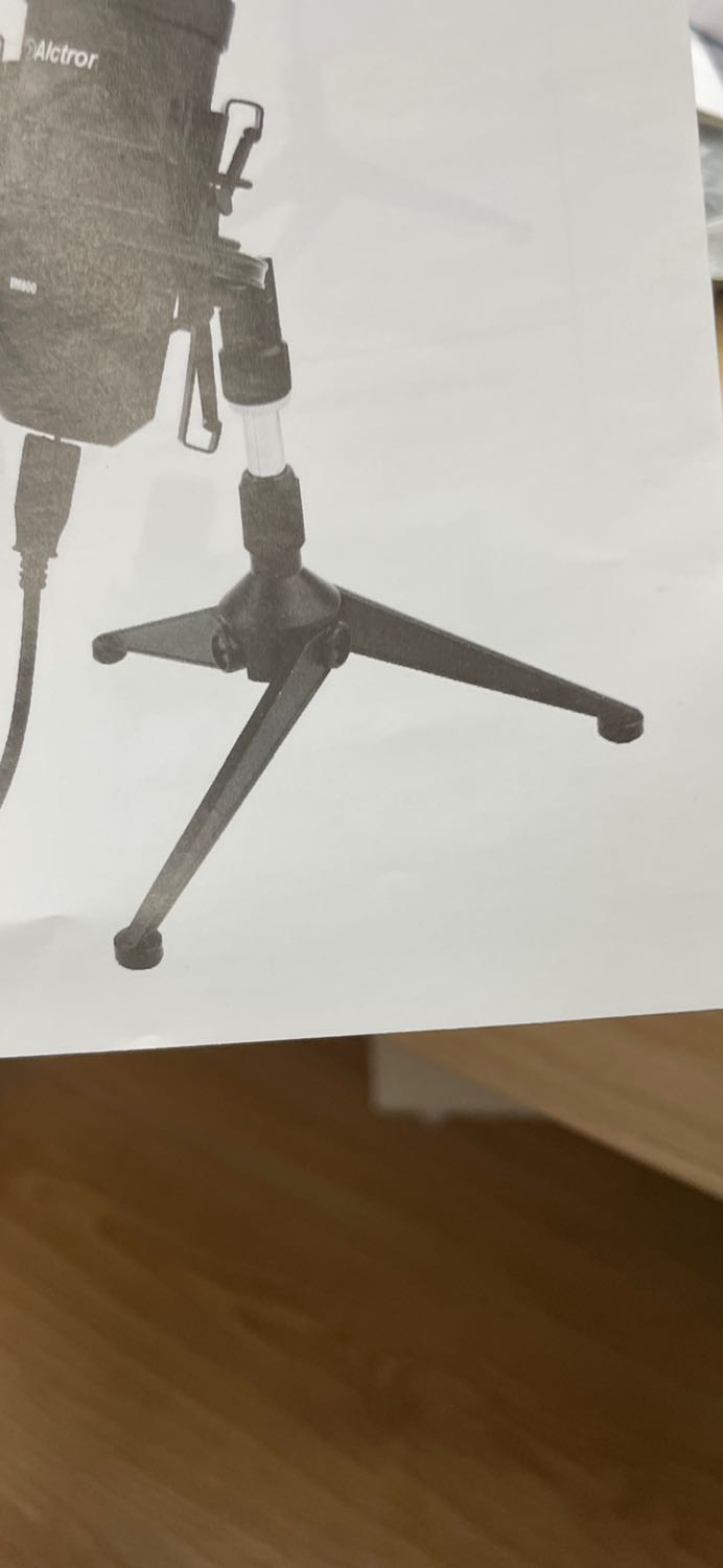 Mua mic trọn bộ nhưng shop gửi cho cái chân  đế khác hình, hoàn toàn k thể cắm mic vào đc !!!!