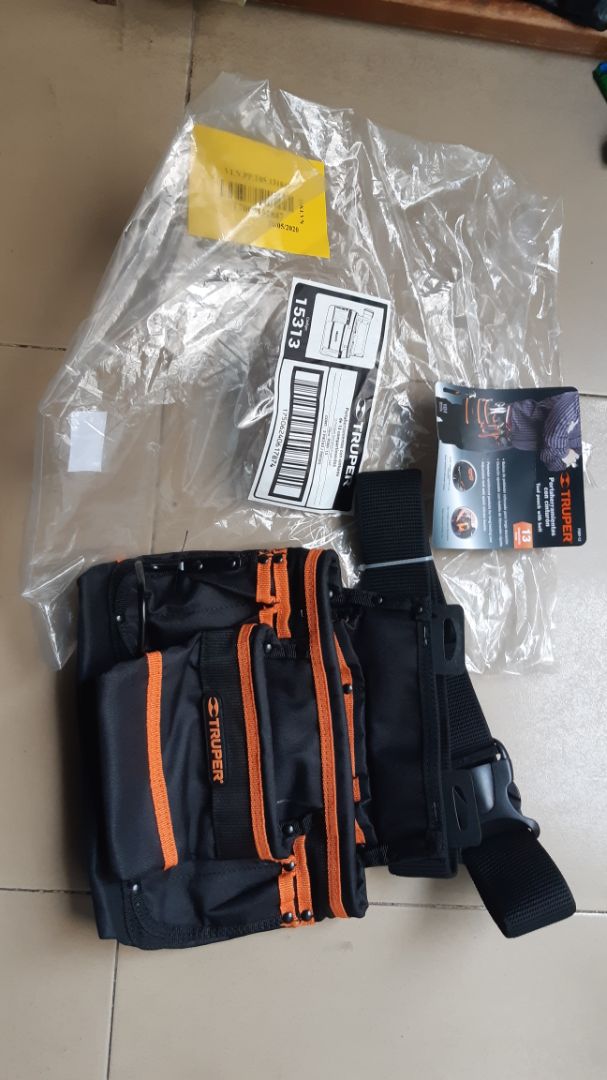 - Hàng giao nhanh, 2 ngày là có. 
- Giá 257k đắt hơn chỗ khác chỉ có khoảng 230k thôi.
- Túi nhìn rất chất lượng so với giá tiền. Dây đeo to bản, rất chắc chắn. Các túi nhỏ và túi lớn rất phù hợp với mình. Thiếu đây đeo băng keo điện, gọng treo búa hơi to. Nếu dùng búa nhỏ thì có thể búa bị rơi xuống đất. Trọng lượng túi khoảng 650-700g

Nói chung shop giao hàng nhanh, đóng gói cẩn thận. Sản phẩm đáng mua nhất so với các túi cùng dòng như ASAKI, SATA, ...