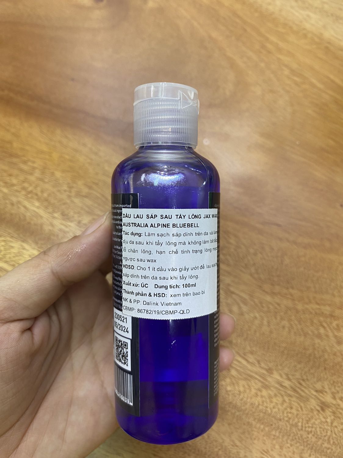 Lau sạch sáp wax nhanh. Da hết đau nhanh hơn không dùng. Không bết dính.