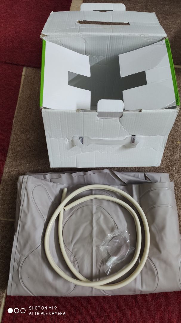 Tối qua (3/3) nhận hàng của tiki trong tình trạng như trong hình, chỉ có 1 hộp cartong, bên trong chỉ có 3 sản phẩm : đệm hơi, ống dẫn khí và tuýt vá đệm. Thiếu hẳn máy bơm khí vào đệm. Tiki kiểm tra lại giúp vấn đề thiếu máy bơm khí này là thế nào!