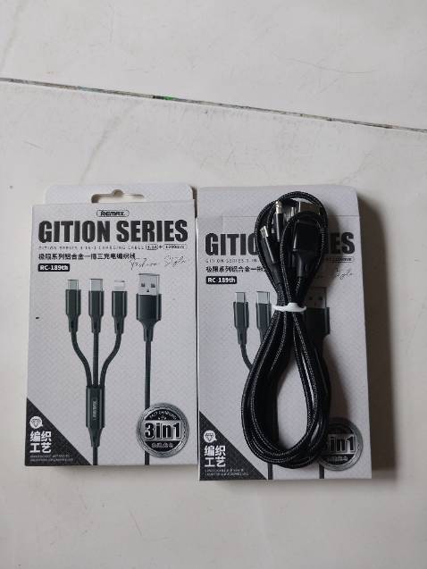 Mình xài hãng này đây sạc và cục sạc di động thấy chất lượng ổn với tầm giá