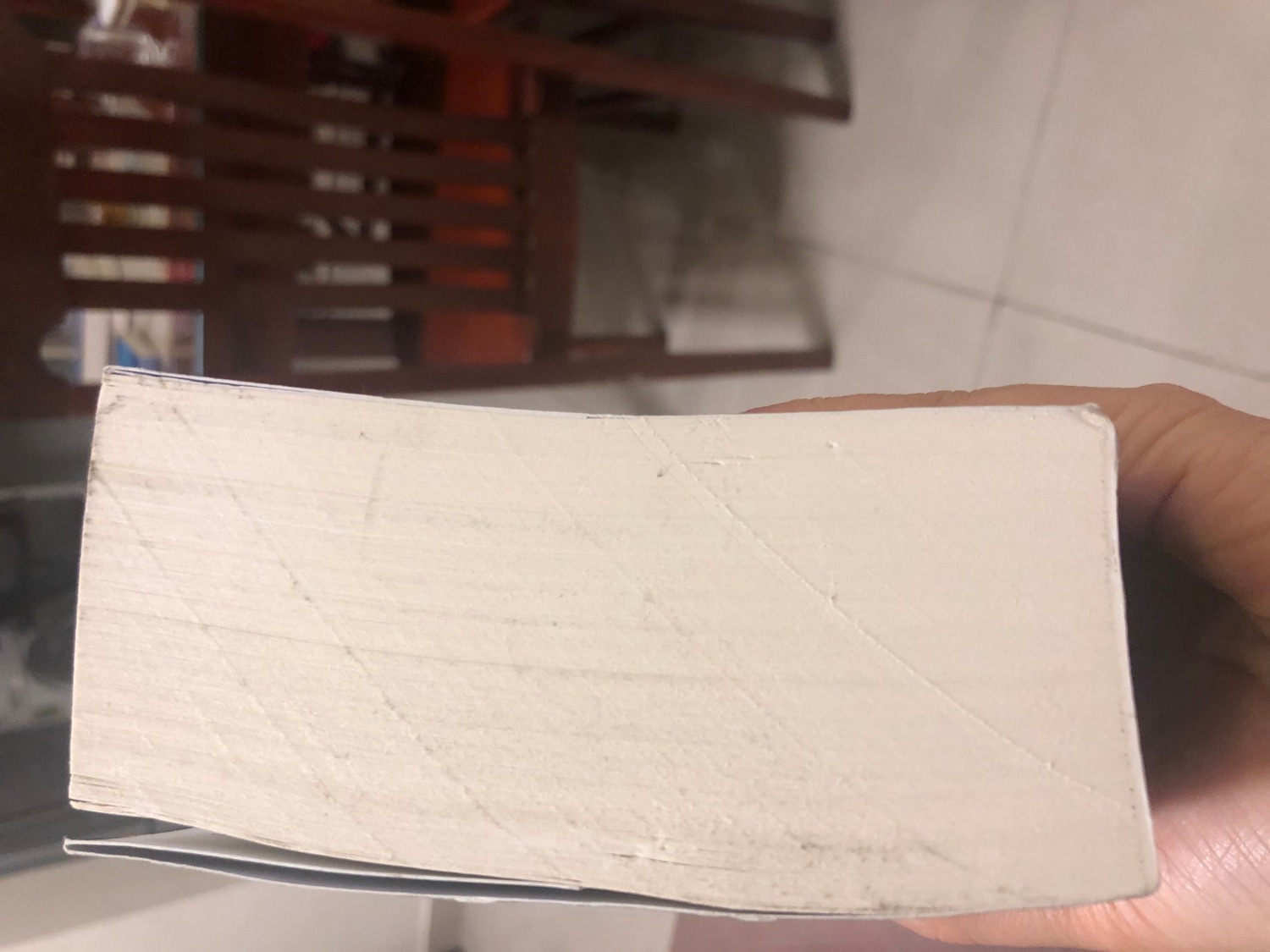 Gửi Tiki
Tôi đã nhận được 4 cuốn sách Harry Potter 1-4, tuy nhiên, cuốn 2,3 có bọc kính cẩn thận, cuốn 1 bọc kính bị rách tung ra khỏi sách, tập 4 yêu cầu tiki đổi lại cho tôi, lý do: 
1; sách không có  bọc giấy kính bảo vệ bên  ngoài
2: Sách bẩn, cắt xén không tươm tất
3: Sách in lỗi, bìa và các trang trong không phẳng phiu
Xin xem hình đính kèm. 
4: các cuốn tôi thấy in giấy màu hơi tối xỉn