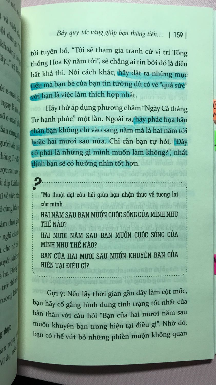 Sách rất hay !!! mình nghĩ tất cả mọi người , dù là ai hay vị trí nào cũng có thể cuốn sách này nếu bản thân muốn thay đỗi phương pháp giao tiếp hiệu quả hơn bằng cách đặt câu hỏi . 
Ngôn từ dễ hiểu , hướng đến trọng tâm . 
Tiki : tôi luôn hài lòng với mọi sản phẩm và dịch vụ của Tiki . tôi luôn chọn được những cuốn sách hay và phù hợp nhờ xem lượt mua và review của độc giả . Cảm ơn tiki , alpha books , nhà xuất bản  lao đông - xã hội và Thu thảo dịch , những người riview sách có tâm để tôi có cơ hội tìm hiểu cuốn sách này