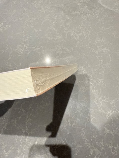 Sản phẩm mua từ Tiki Trading. Sách bị thiếu bookcare liên hệ Tiki yêu cầu đổi trả thì đc nhân viên kêu chờ bộ phận liên quan giải quyết, ko cho đổi trả sản phẩm liền, cũng không cho biết khi nào khách sẽ nhận được phản hồi. Dịch vụ và quảng cáo của Tiki không tương xứng.