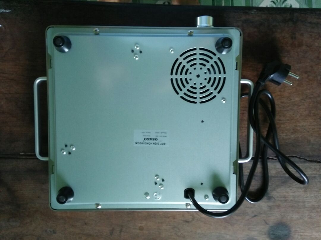 Giao hàng nhanh bếp nấu xong tắt rồi mà vẫn kêu mãi mới. chạy hơi ồn bếp dùng nâu dài thì chưa biết có bền ko giờ thì OK cho xốp 5 sao. nhưng ghét nhất là mua hàng ở tiki. không có ***. để gọi tư vấn. nhắn tin thì không thèm trả lời. mua bán kiểu này rất bất bình Giao hàng nhanh bếp nấu xong tắt rồi mà vẫn kêu mãi mới. chạy hơi ồn bếp dùng nâu dài thì chưa biết có bền ko giờ thì OK cho xốp 5 sao. nhưng ghét nhất là mua hàng ở tiki. không có ***. để gọi tư vấn. nhắn tin thì không thèm trả lời. mua bán kiểu này rất bất bình