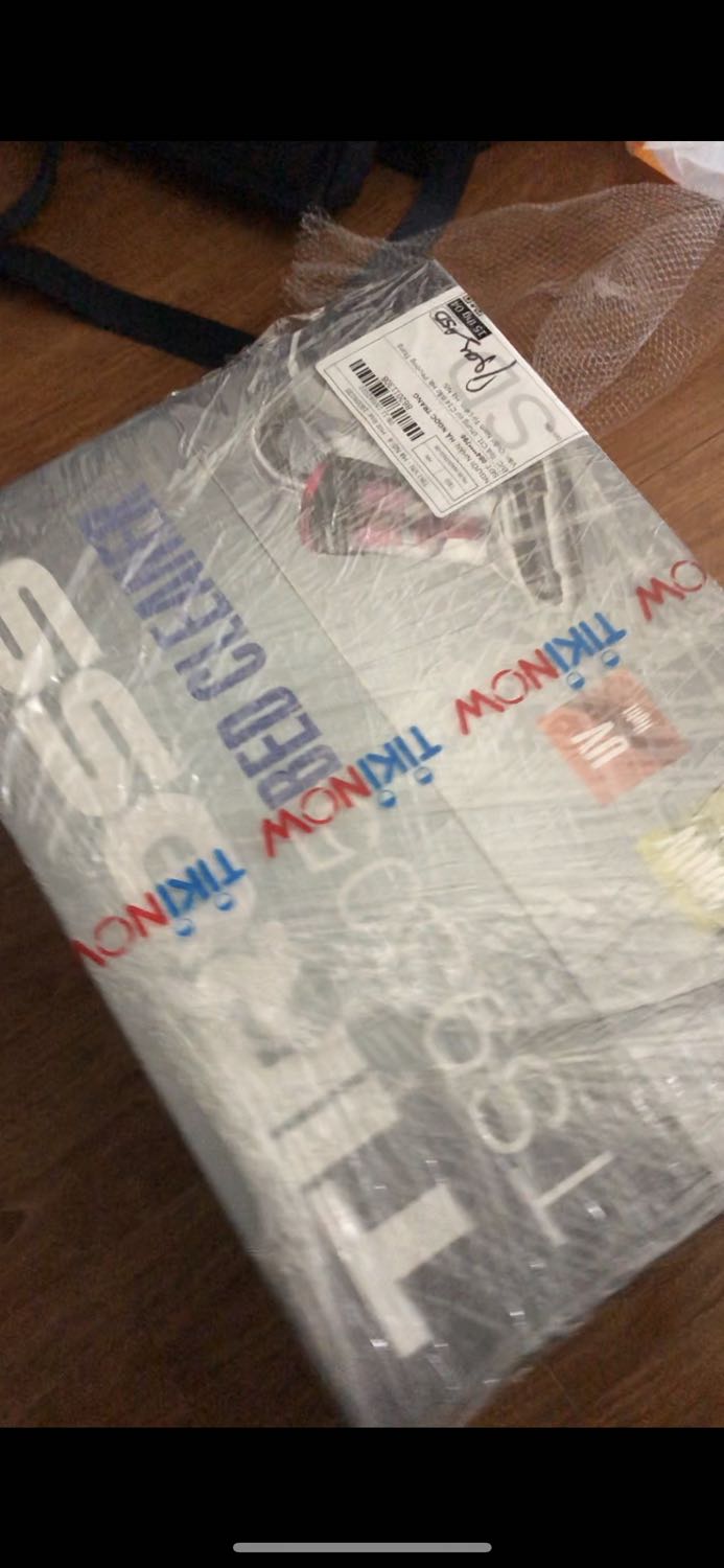 Hồi đầu mới mua cầm chưa quen nên thấy nặng, sau chả thấy nặng tí gì :)) ai băn khoăn nên mua hút bụi giường nệm lọai nào thì lấy ngay con này nhé, hút tóc cực tốt, dễ vệ sinh. Mấy loại hàn quốc với hãng xỉaomi kia cá nhân thấy k hút tóc tốt lắm.