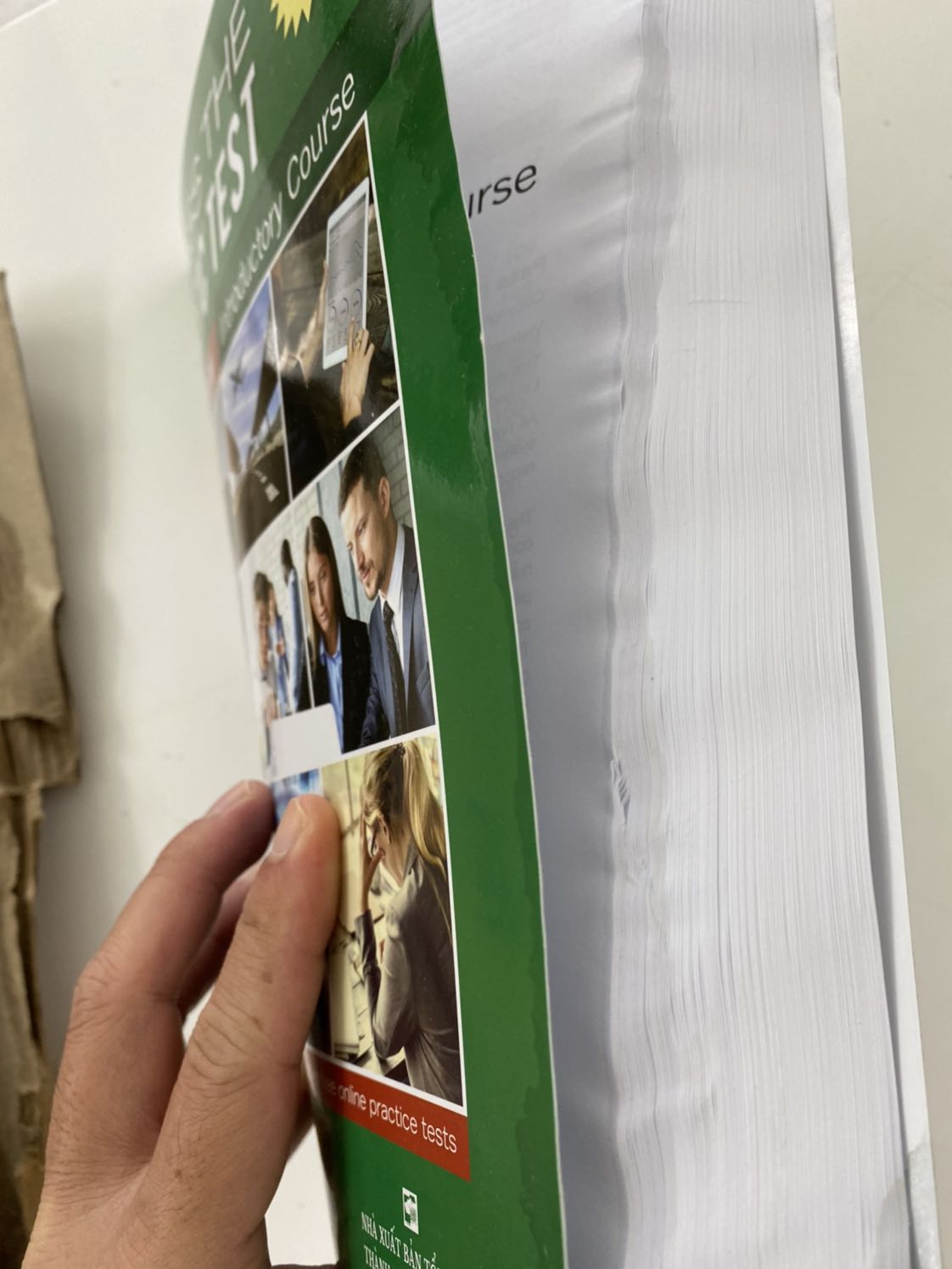 Sản phẩm giao bị ướt. Đề nghị Tiki đổi lại sản phẩm khác.