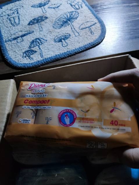 Nói chung là dùng loại này mát, vi vào kì thường rất khó chịu trong người, dùng mát mát cũng tốt, thấm hút khá, không mùi và rất mỏng so với các loại khác nên mang theo cũng dễ.