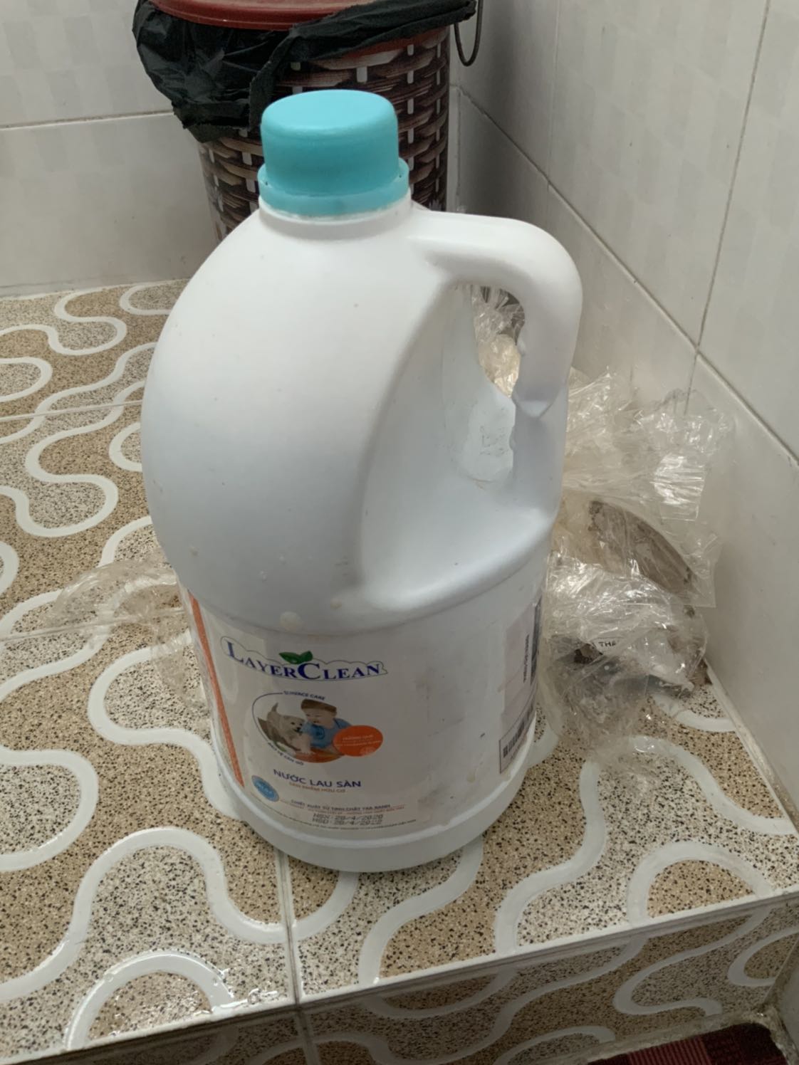 Mình chưa dùng nhưng sp đóng gói tệ quá. Bình bị vỡ, nước lau sàn thì vơi đi ít nhiều