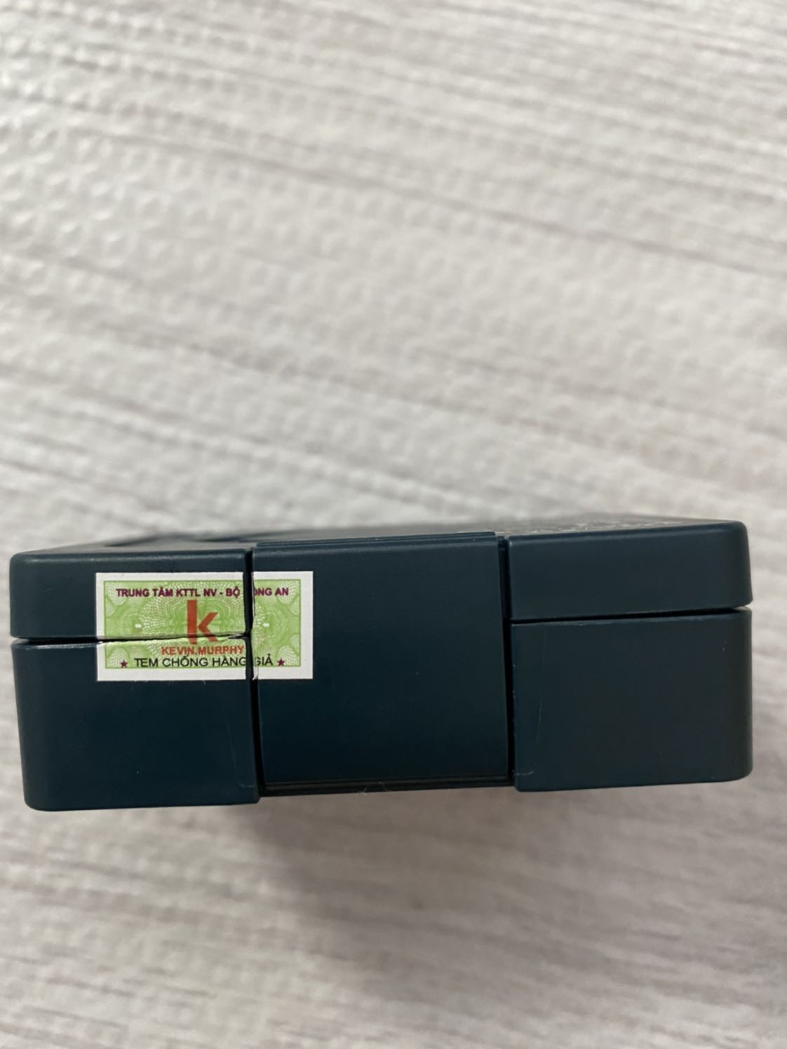 Sáp chất lượng, tem tag đầy đủ. Tóc không bị bết khi vuốt sáp này. Tạo phồng dễ dàng.