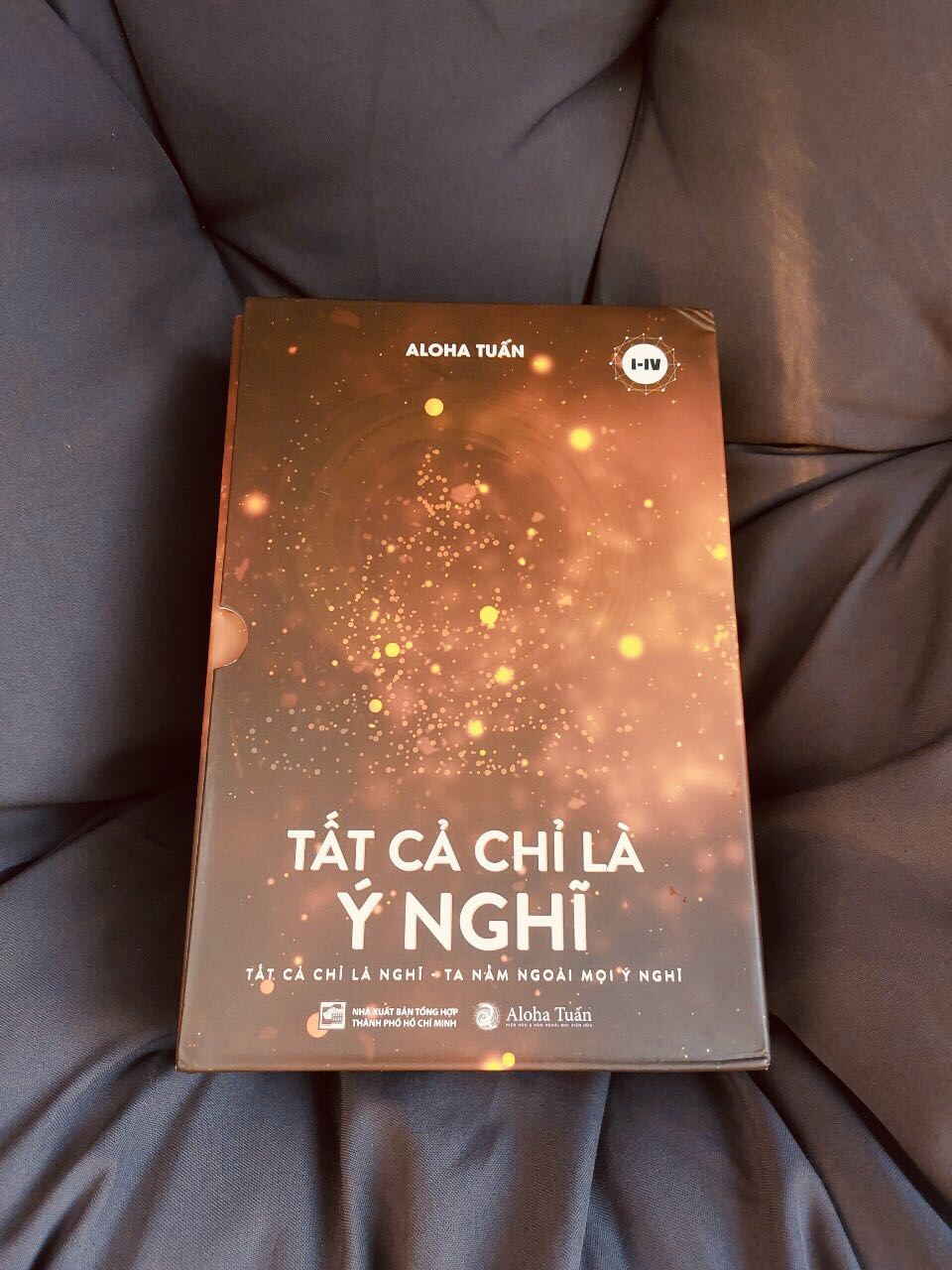 Review sách tất cả chỉ là ý nghĩ của tác giả Aloha Tuấn 4 Bộ Sách